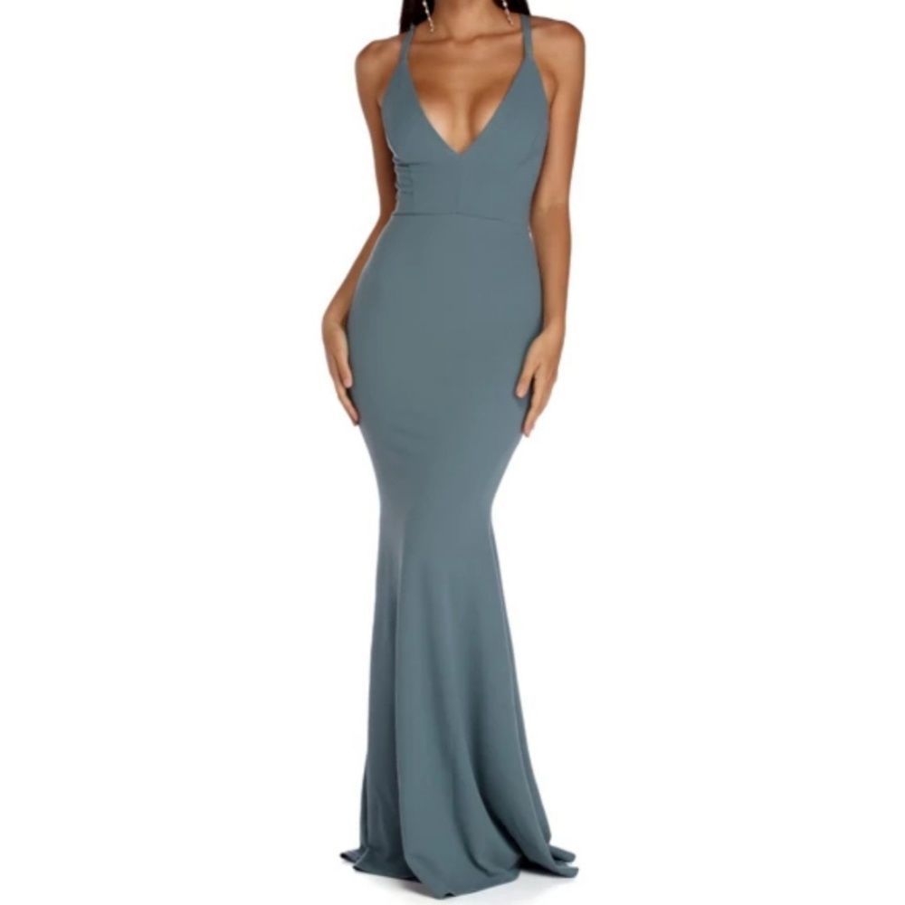 Gorgeous open back mermaid dress size L